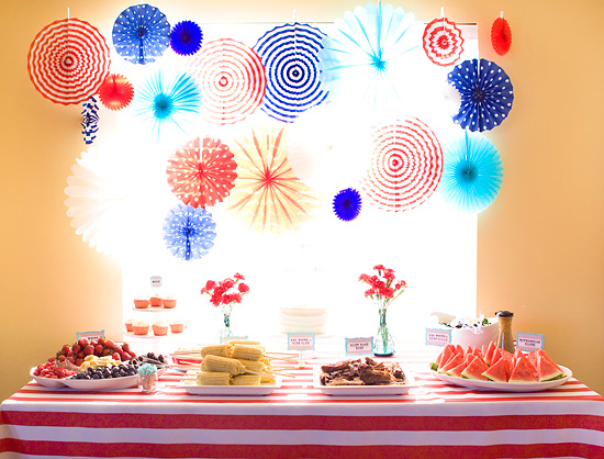 Red black white party themed decorating ideas 