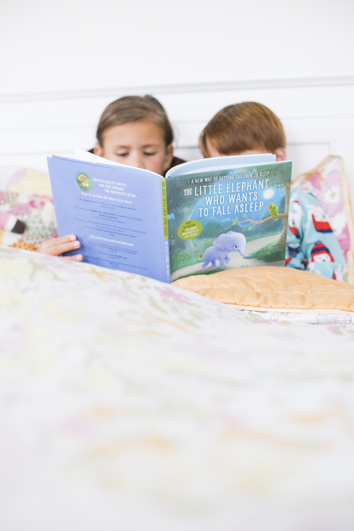 Kids reading The little Elephant who wants to Fall asleep by Carl-John Forssen Ehrlin