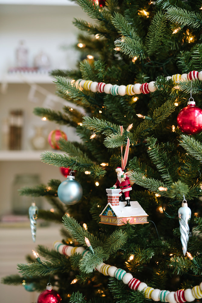 Hallmark Goldcrown Keepsake Up on the Housetops Santa Claus Ornament